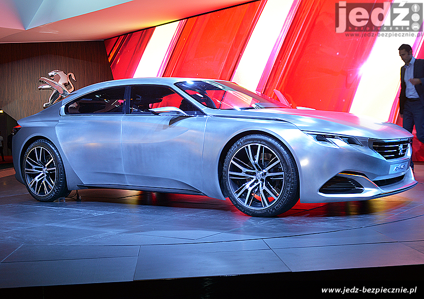 WYDARZENIA | Salon samochodowy Paryż 2014 - concept-car Peugeot Exalt